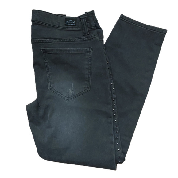 Almost Famous Must Have Mid Rise Black Denim Stretch Jeans Women's Size 11 x 28 - Picture 11 of 11